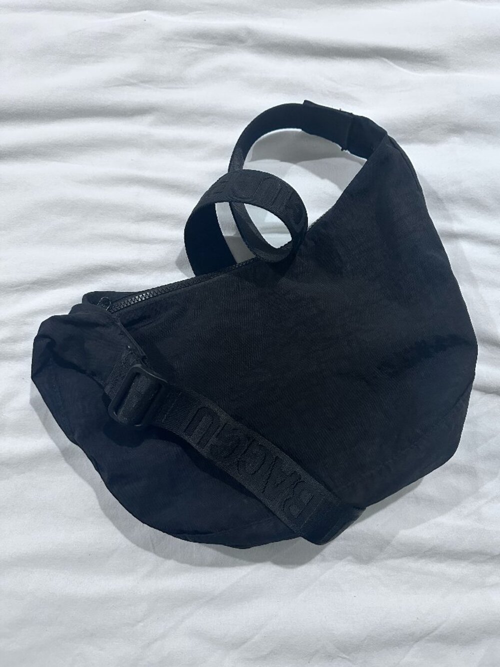 BAGGU Medium Nylon Crescent Bag Original 37" Strap - FIRM PRICE